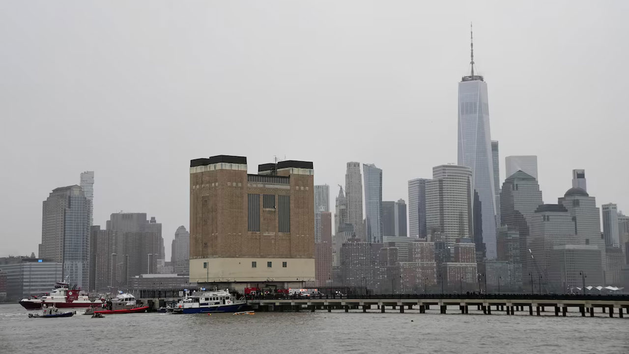 নিউইয়র্কে হাডসন নদীতে হেলিকপ্টার বিধ্বস্ত, ৩ শিশুসহ নিহত ৬