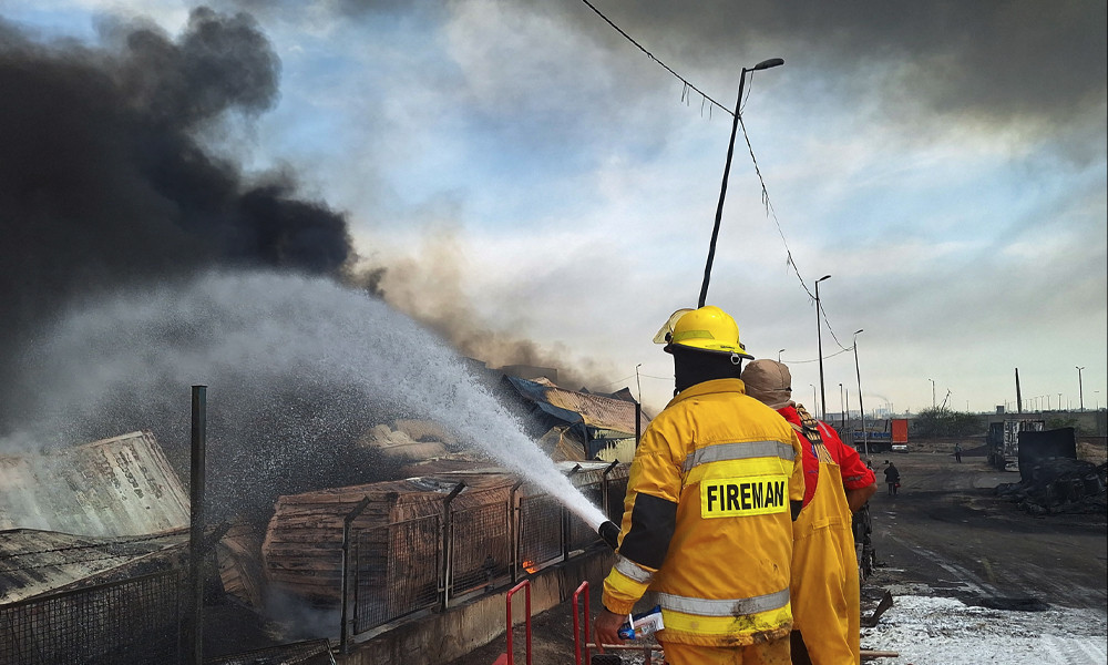 ইরানে বিস্ফোরণে নিহত বেড়ে ২৮, পুরোপুরি নেভেনি আগুন