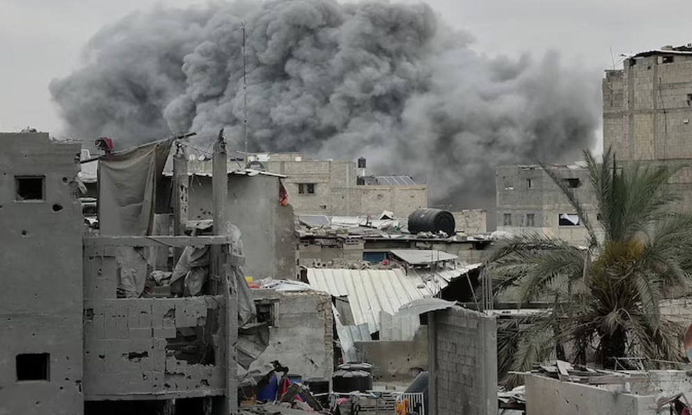 আবাসিক ভবনে দখলদার ইসরায়েলি বাহিনীর হামলা, নিহত ৩৫