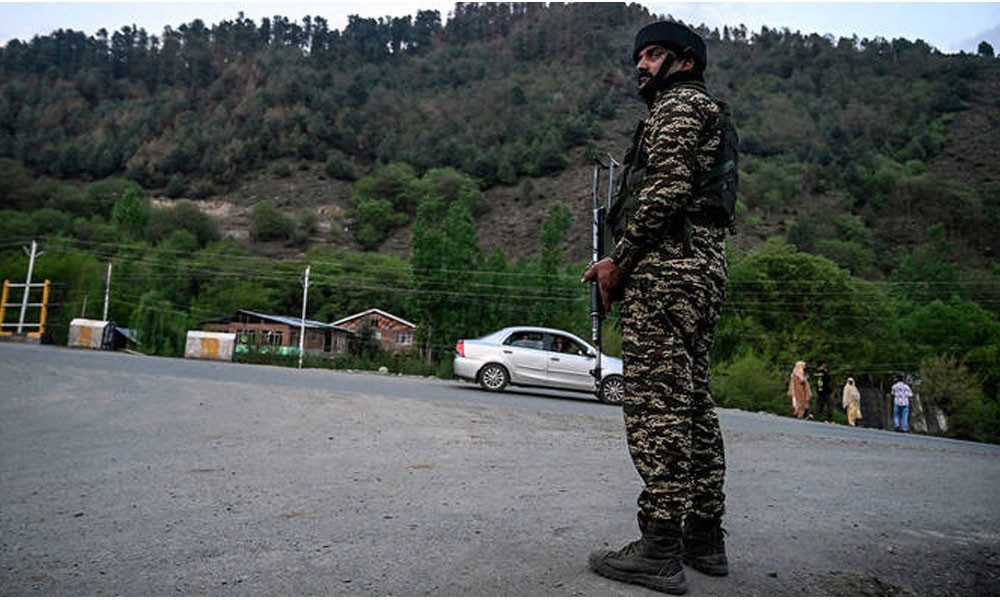 কাশ্মীর হামলা : ২০ মিনিট পরে পৌঁছায় নিরাপত্তা বাহিনী