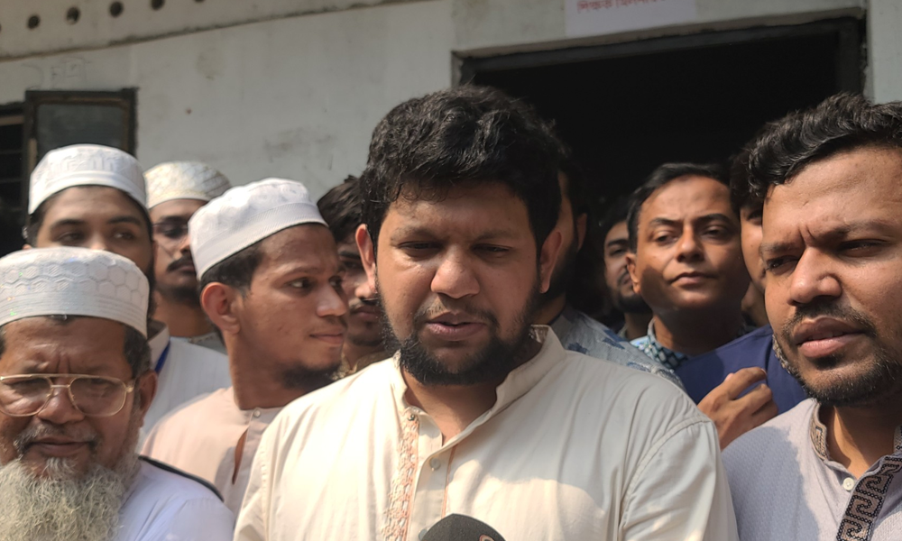 আওয়ামী লীগ নিষিদ্ধের সিদ্ধান্ত সরকার একা নিতে পারে না : মাহফুজ