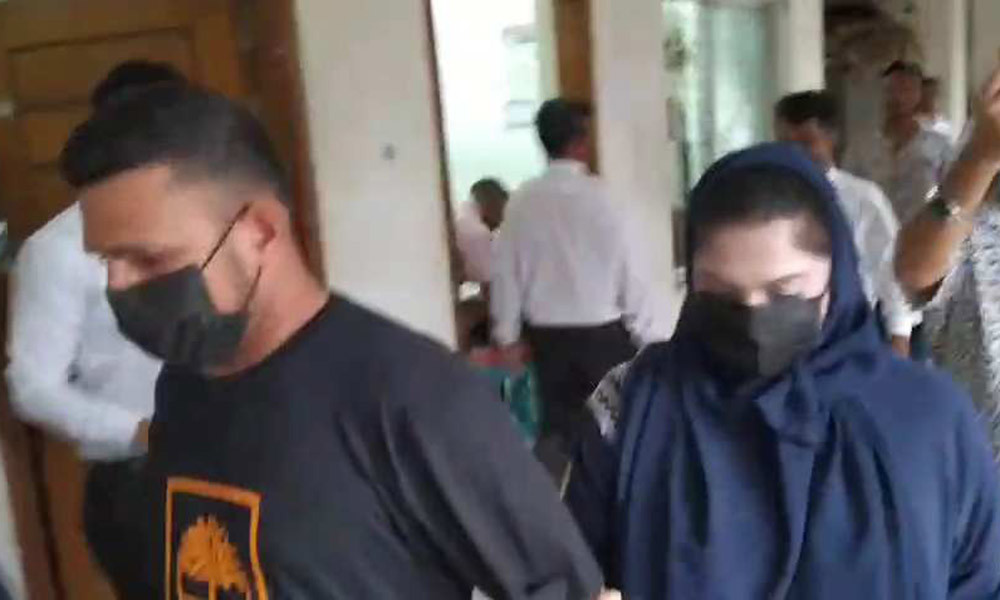 কালো মাস্ক পরে আদালতে নাসির-তামিমা