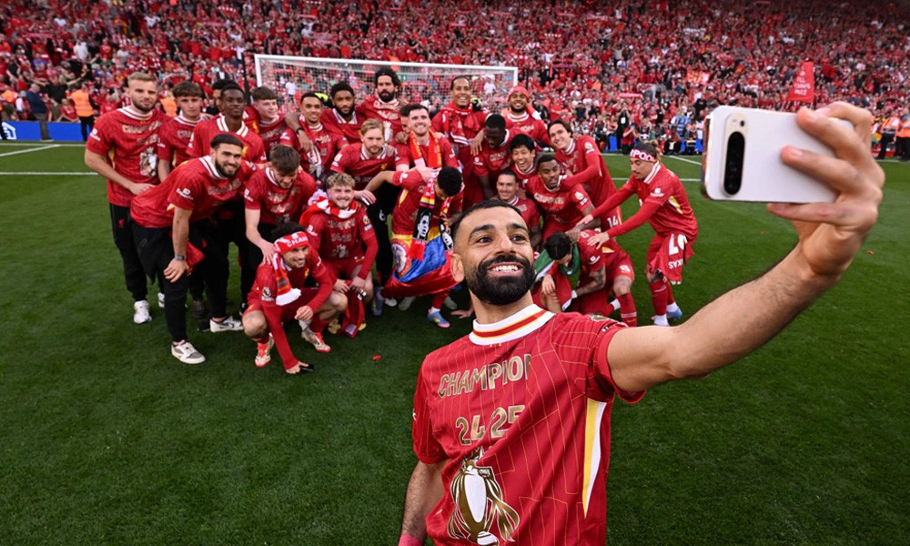 লাল দুর্গে শিরোপা উৎসব, আগুয়েরোকে টপকে শীর্ষে সালাহ