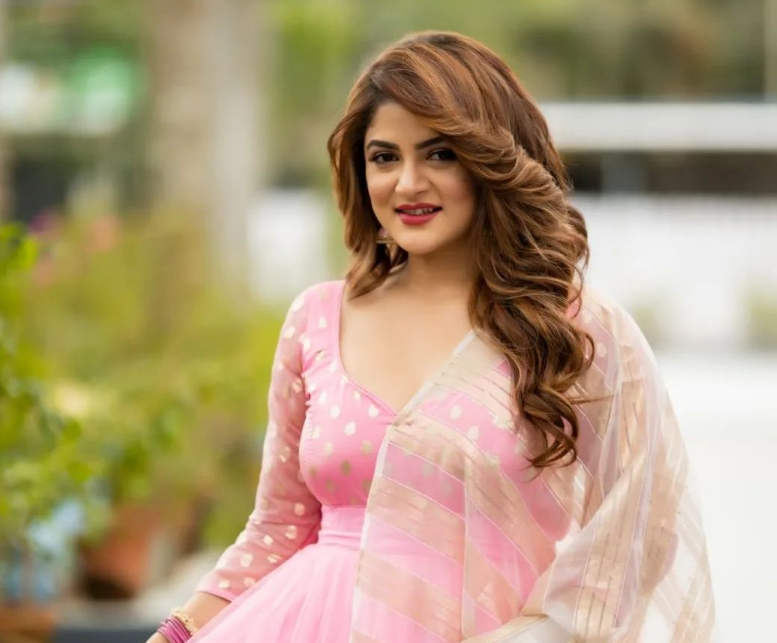 বকা খেতে আপত্তি নেই শ্রাবন্তীর