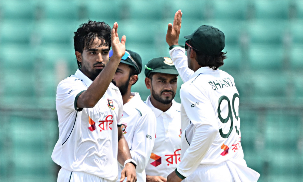 মধ্যাহ্ন বিরতির আগে বাংলাদেশের অর্জন ২ উইকেট