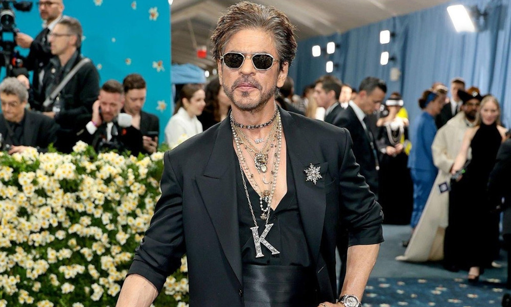 মেট গালায় নিজের পরিচয় নিজেই দিলেন শাহরুখ!