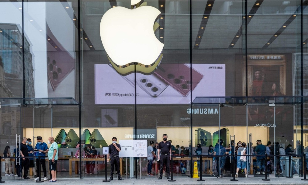 ট্রাম্পের শুল্ক যুদ্ধের জেরে অ্যাপলের খরচ বাড়ছে প্রায় বিলিয়ন ডলার