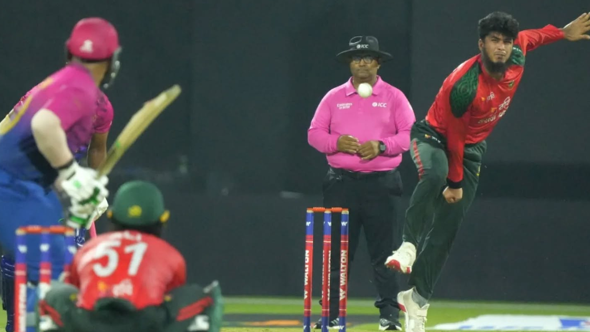 বাংলাদেশকে হারিয়ে সিরিজ জিতলো আরব আমিরাত