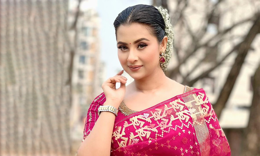 ঈদে আসছেন বুবলীও