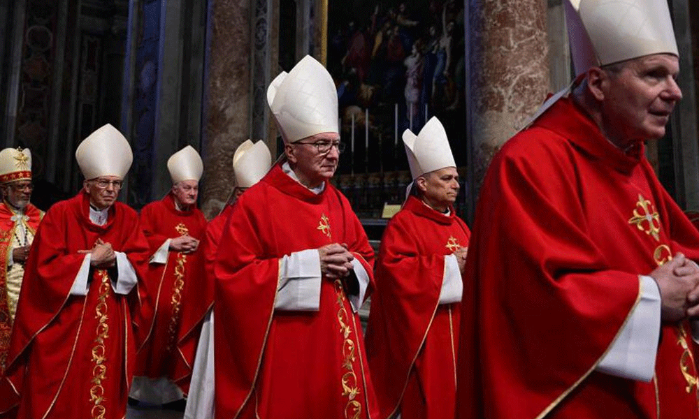 মহা গোপনীয় কনক্লেভ, ভ্যাটিকানে পৌঁছেছেন ১৩৩ কার্ডিনাল