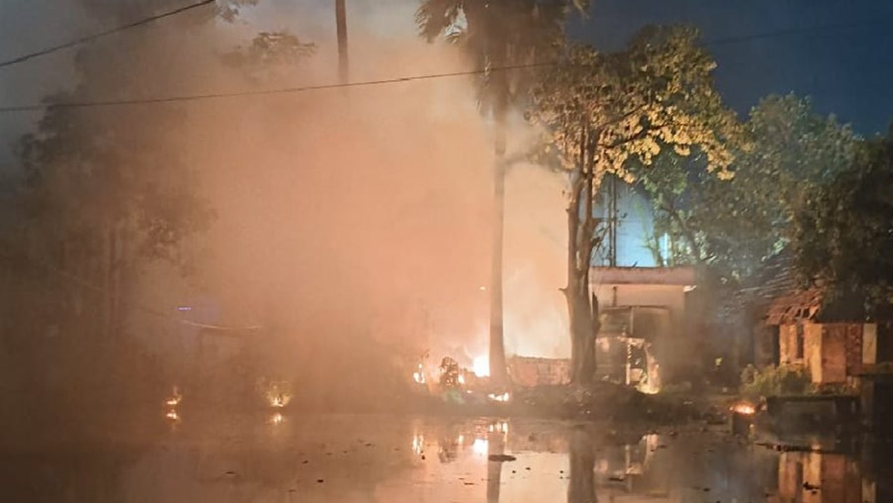 পশ্চিমবঙ্গের ডায়মন্ড হারবার থানা এলাকায় হঠাৎ বিস্ফোরণ