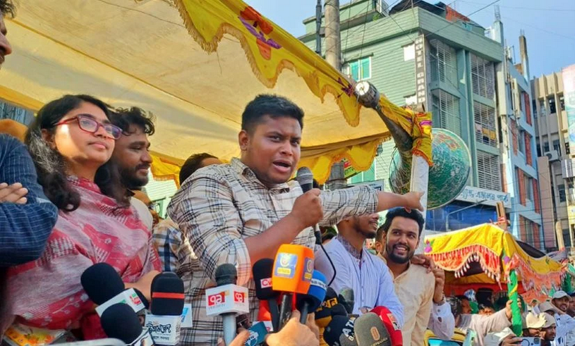 টাকার বিনিময়ে নয়, যোগ্যতাকে মূল্য দিন:  হাসনাত আবদুল্লাহ