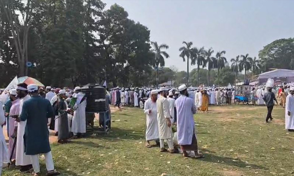 হেফাজতের মহাসমাবেশ শুরু, সোহরাওয়ার্দীতে নেতাকর্মীদের ঢল