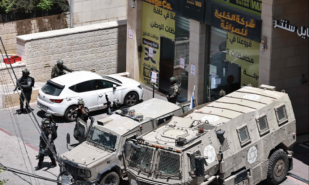 পশ্চিম তীরজুড়ে মানি এক্সচেঞ্জে ইসরায়েলি অভিযান, ফিলিস্তিনি নিহত