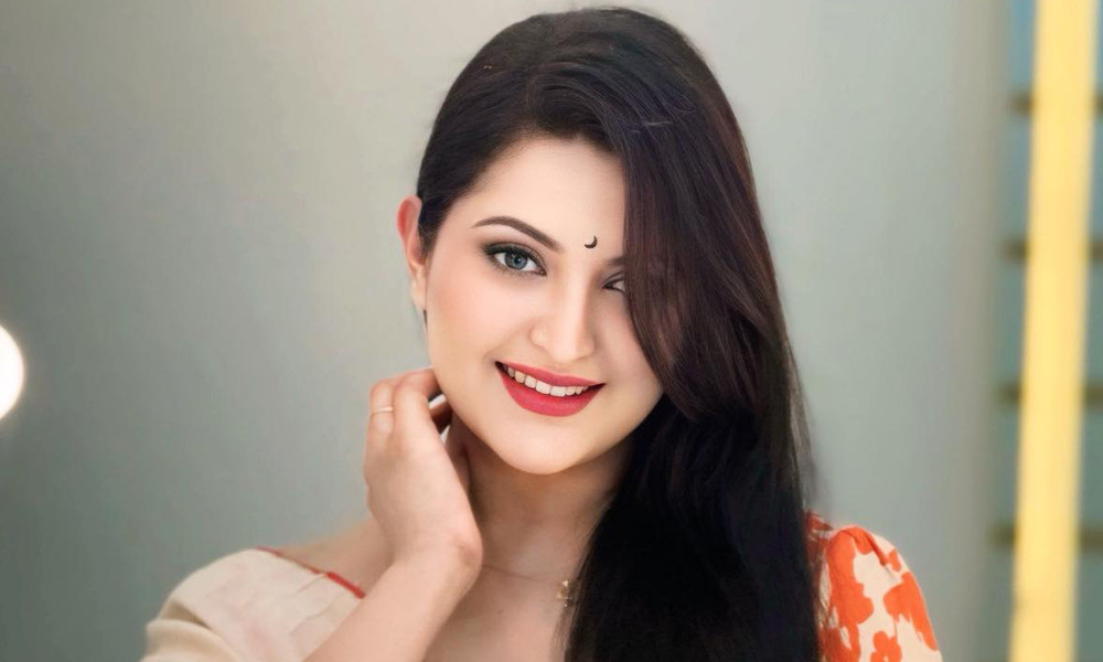 নিজেকে আড়াল করে জীবনটা উপভোগ করব : পরীমনি