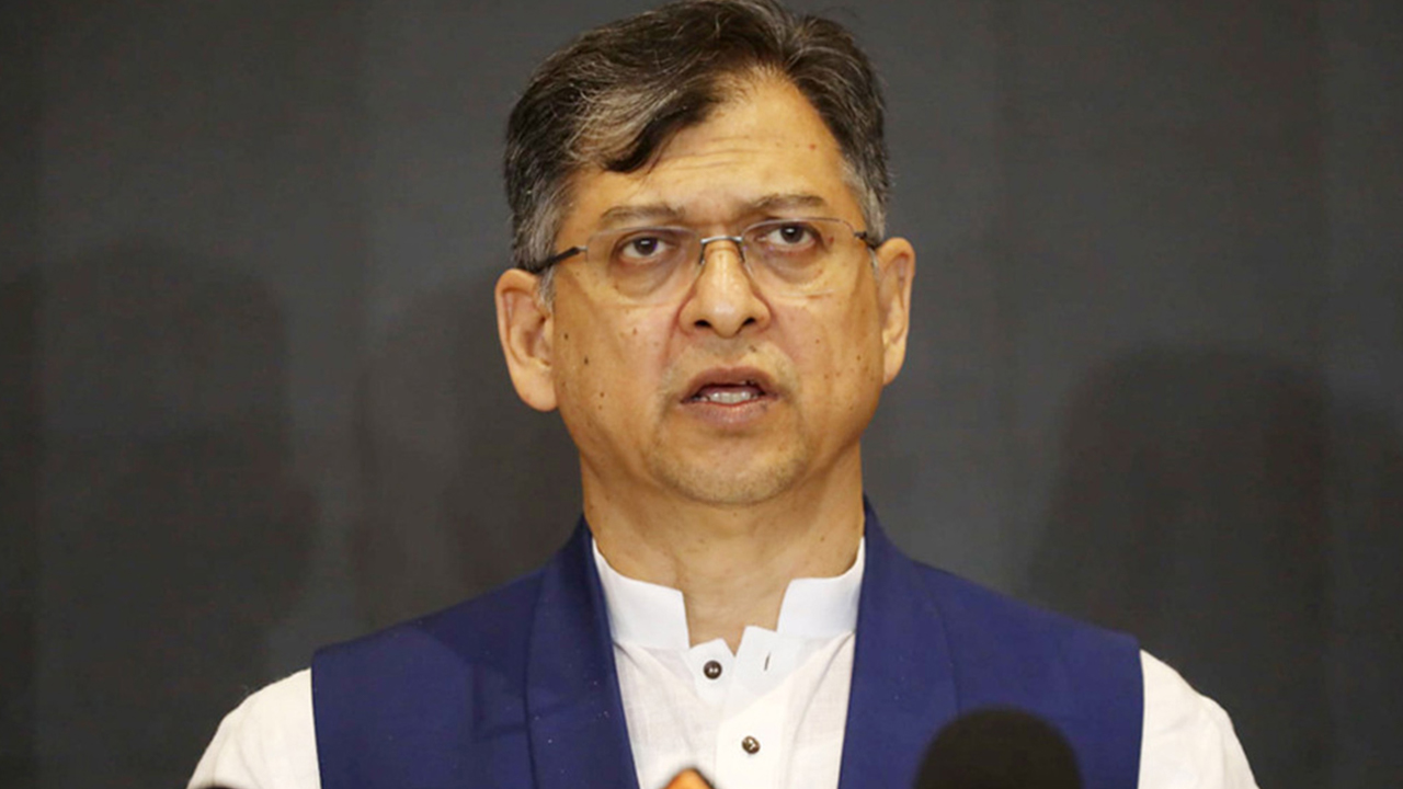 আমরা নির্বাচনের রোডম্যাপ চেয়েছিলাম, কারো পদত্যাগ চাইনি : সালাহউদ্দিন আহমেদ