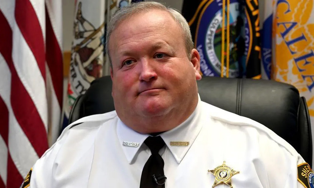 দণ্ডপ্রাপ্ত সাবেক শেরিফকে ট্রাম্পের ক্ষমা