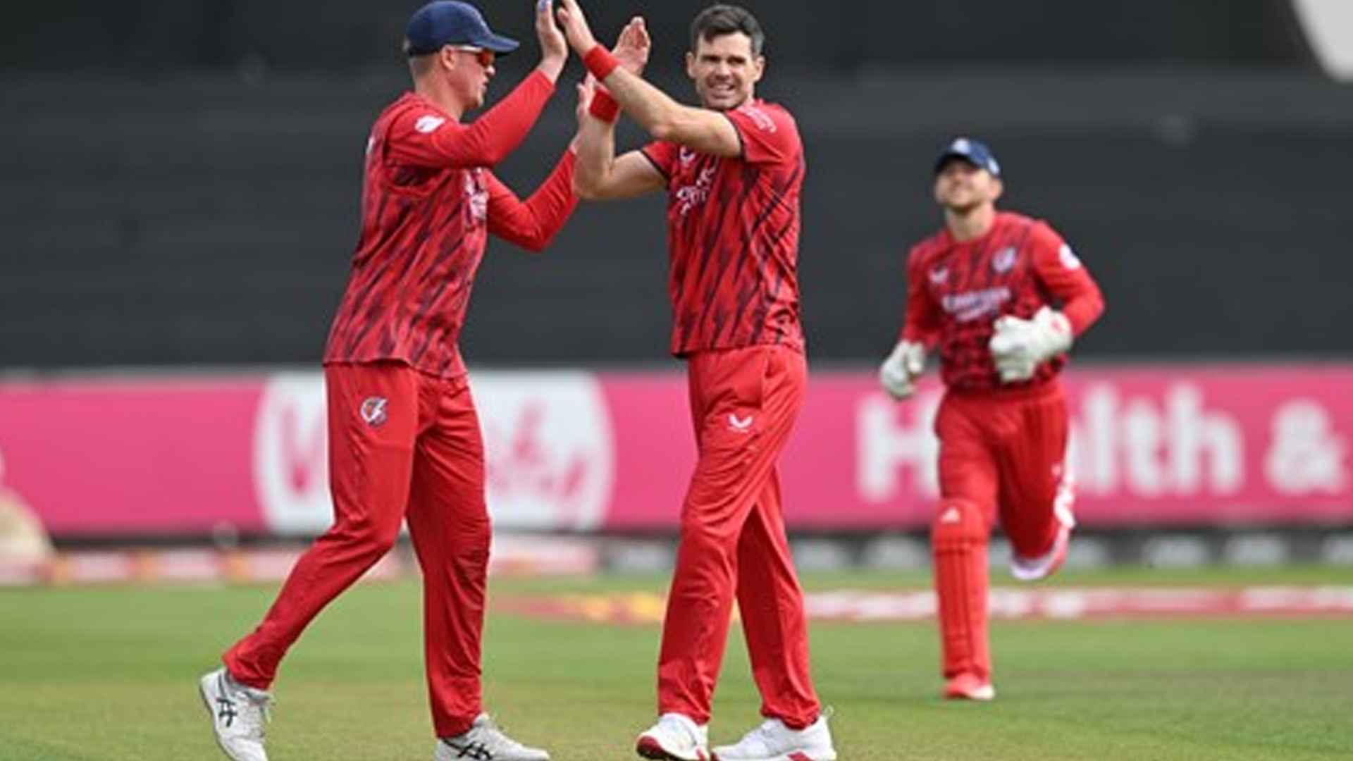 প্রায় ১১ বছর পর টি-টোয়েন্টিতে ফিরে অ্যান্ডারসনের রেকর্ড