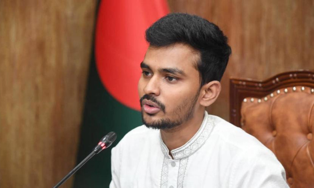 ঈদযাত্রা নির্বিঘ্ন করতে সরকার সচেষ্ট রয়েছে : উপদেষ্টা আসিফ মাহমুদ