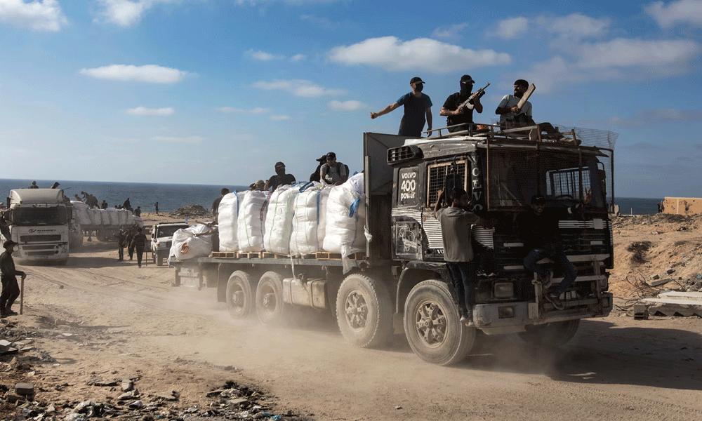 গাজায় ফিলিস্তিনিদের ত্রাণ সরবরাহের সরাসরি পথ বন্ধ করল ইসরায়েল