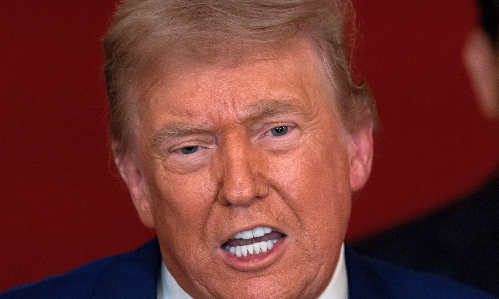 ইরানে ‘সরকার পরিবর্তন’ নিয়ে ট্রাম্পের পোস্ট