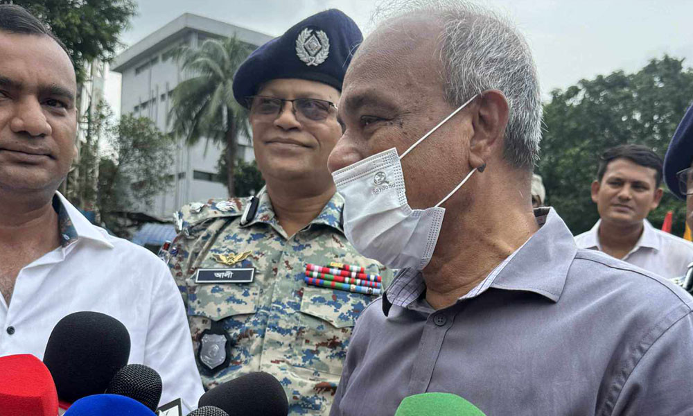 পুলিশের কাছে ভারী মারণাস্ত্র থাকবে না : স্বরাষ্ট্র উপদেষ্টা