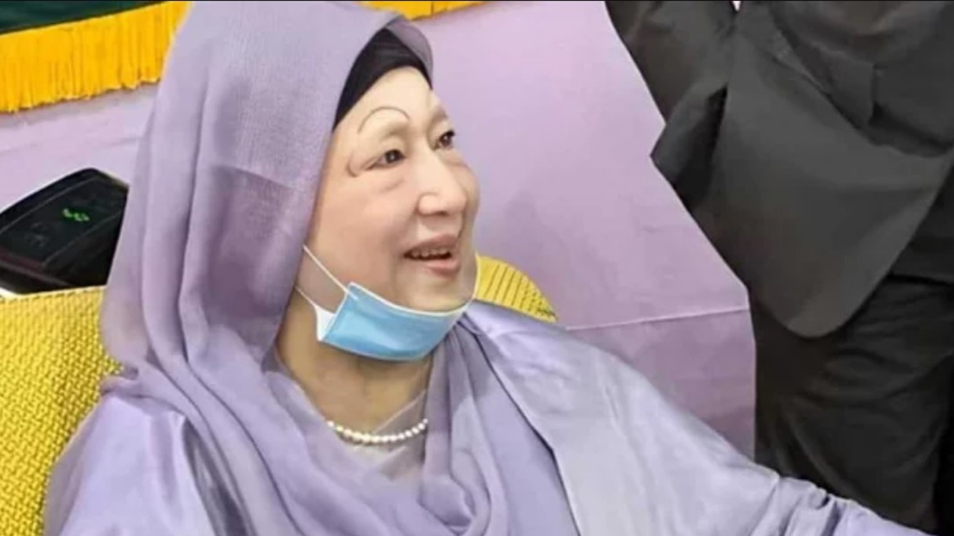 নিজের নামে গুলশানের বাড়ির মালিকানা বুঝে পেলেন খালেদা জিয়া