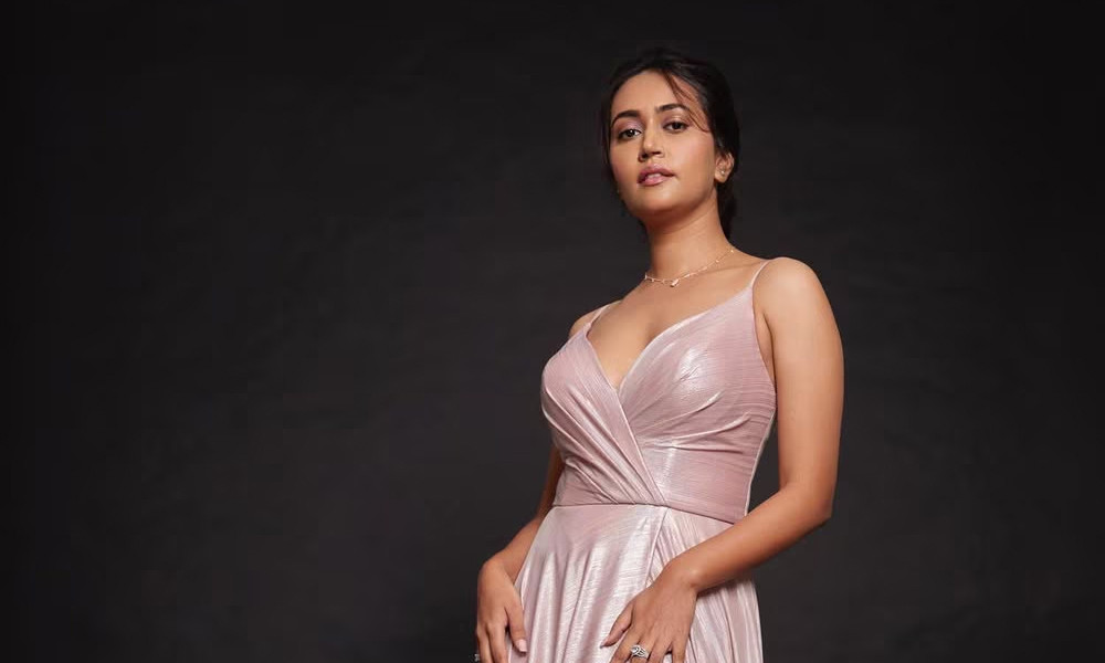 শোবিজে বৈষম্যের শিকার হওয়া নিয়ে বিস্ফোরক ‘পঞ্চায়েত’ অভিনেত্রী