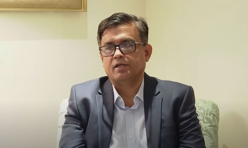 স্টারমার যুক্তরাজ্যেই আছেন : ভুল স্বীকার করলেন প্রেসসচিব