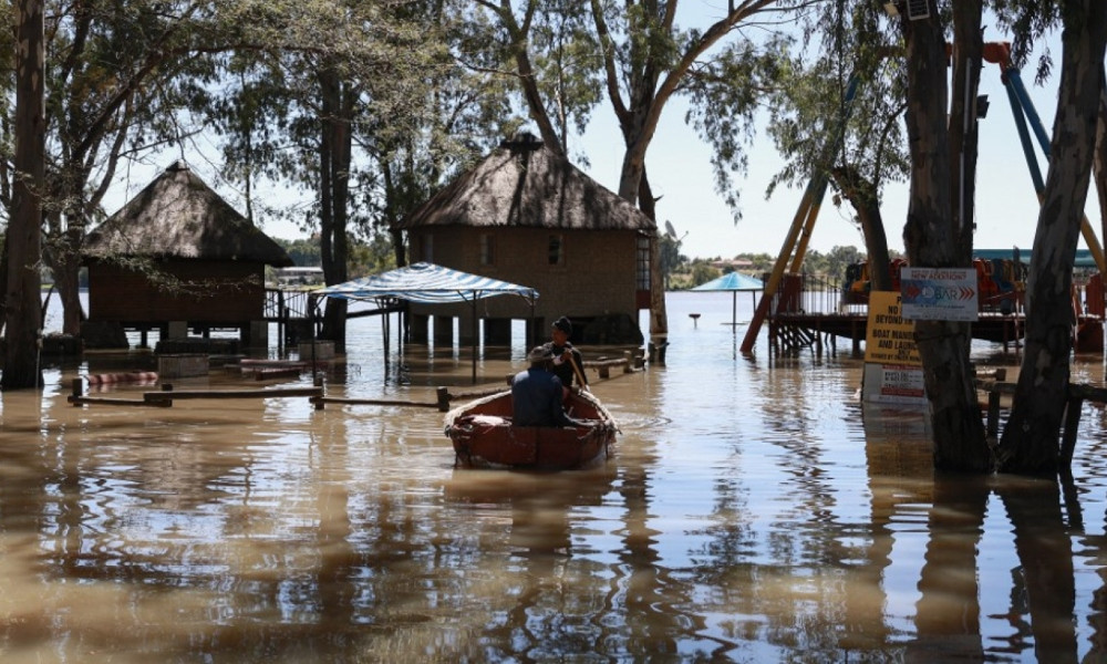 দক্ষিণ আফ্রিকায় ভয়াবহ বন্যা, নিহত অন্তত ৪৯
