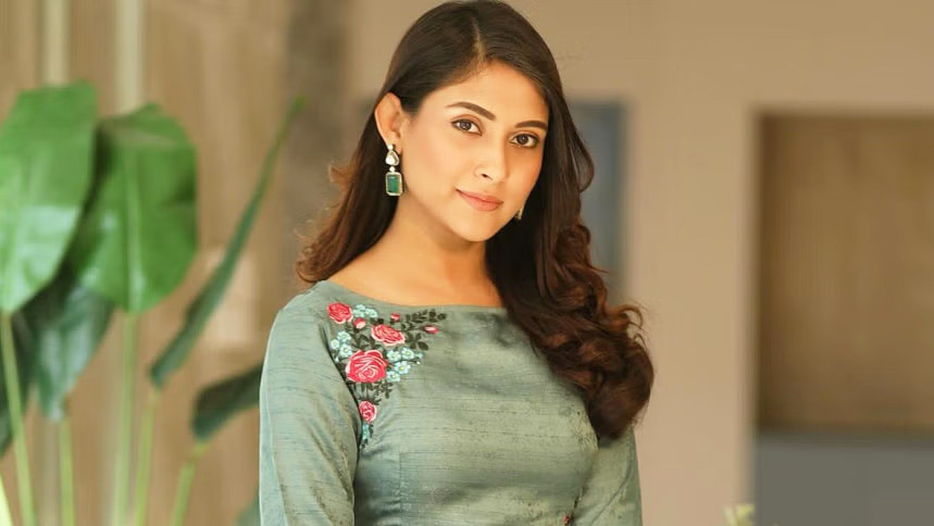 বিমান দুর্ঘটনায় ভাই হারানো ভাইয়ের হৃদয়বিদারক গল্প ছুঁয়ে গেল মেহজাবীনকে: “আমরা কতটা অমানবিক হয়ে গেছি!”