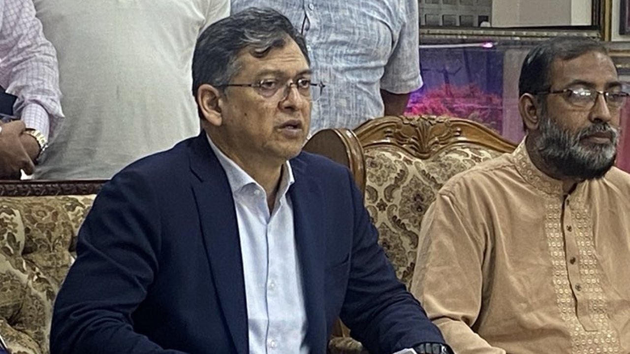 তত্ত্বাবধায়ক সরকার ও প্রধানমন্ত্রীর দলীয় প্রধান থাকা নিয়ে বিএনপির ভারসাম্যপূর্ণ অবস্থান: সালাহউদ্দিন আহমেদ