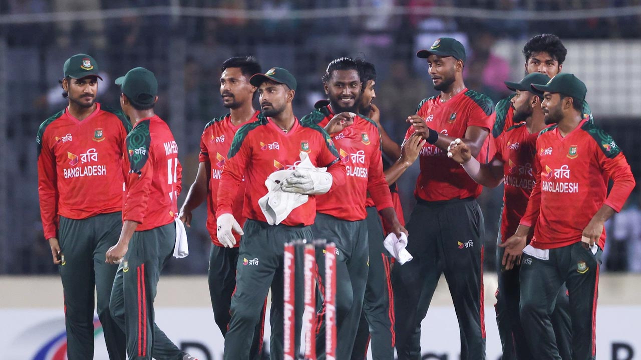 বাংলাদেশের জয়ে মুখর জাকের আলী: হোয়াইটওয়াশই এখন লক্ষ্য