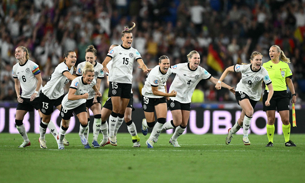 নাটকীয় ম্যাচে ফ্রান্সকে হারিয়ে সেমিফাইনালে জার্মানি