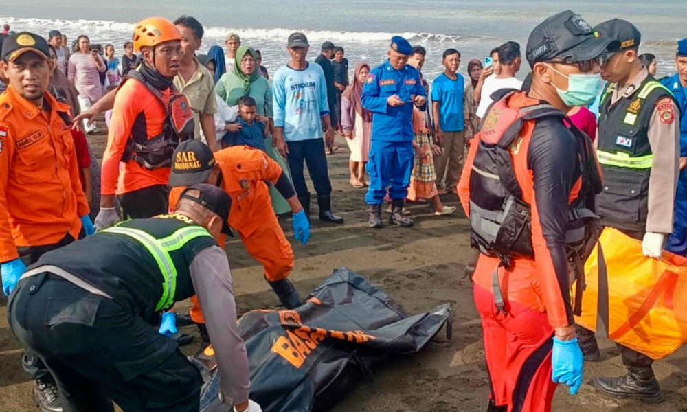 ইন্দোনেশিয়ার বালিতে ফেরিডুবিতে নিহত ৪, নিখোঁজ ৩৮