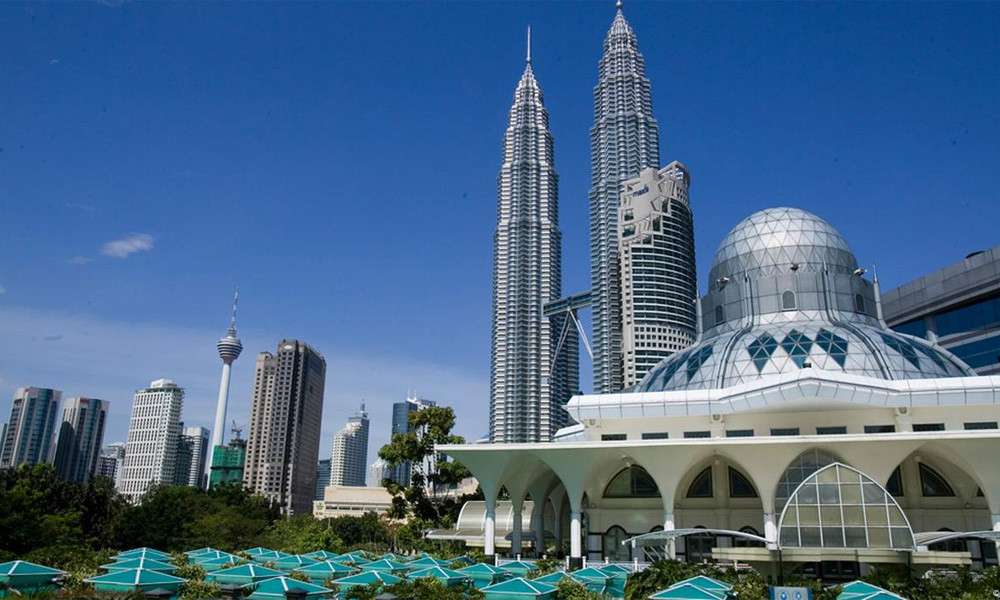 সমৃদ্ধি ও অগ্রযাত্রায় বিশ্ব মুসলিমের রোল মডেল মালয়েশিয়া