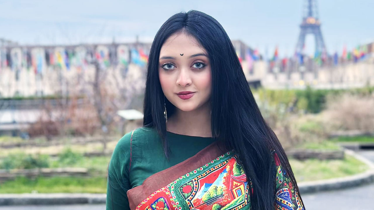 রিকশাওয়ালা ৩০ টাকার ভাড়া চেয়ে বসলো ১০০ টাকা