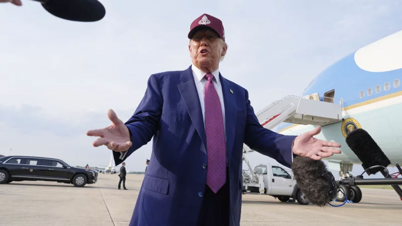 ইউক্রেনে যুদ্ধ বন্ধে রাশিয়াকে ১০ দিনের সময় দিলেন ট্রাম্প