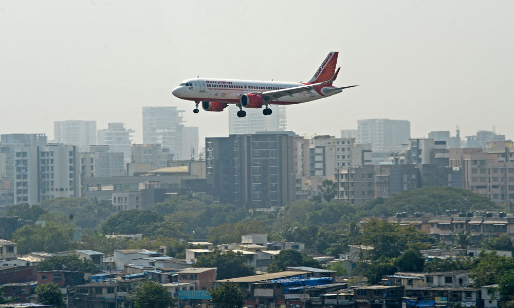 এবার এয়ার ইন্ডিয়া বিমানের ইঞ্জিনে আগুন