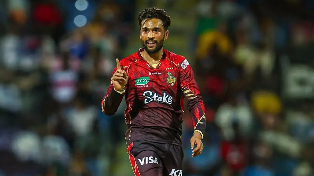 ৪০০ উইকেটের মাইলফলকে আমির