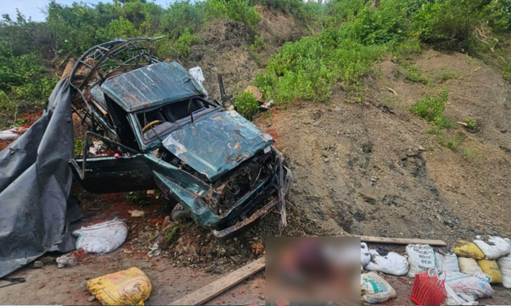 বান্দরবানে চাঁদের গাড়ি উল্টে নারী নিহত, আহত ৬