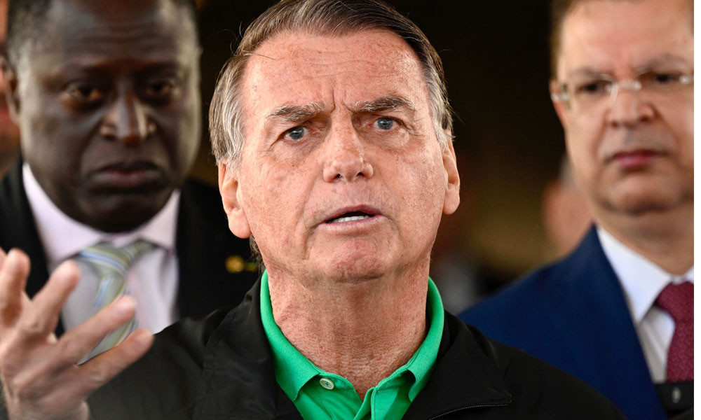 সাবেক প্রেসিডেন্ট বলসোনারো গৃহবন্দি, ব্রাজিলে রাজনৈতিক উত্তেজনা চরমে