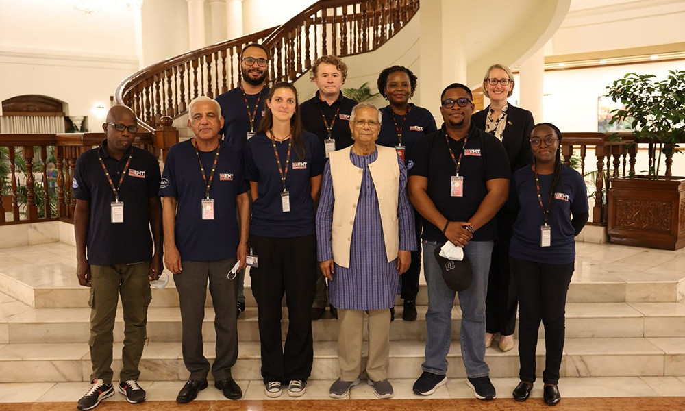 ব্রিটিশ চিকিৎসকদের ধন্যবাদ জানালেন প্রধান উপদেষ্টা