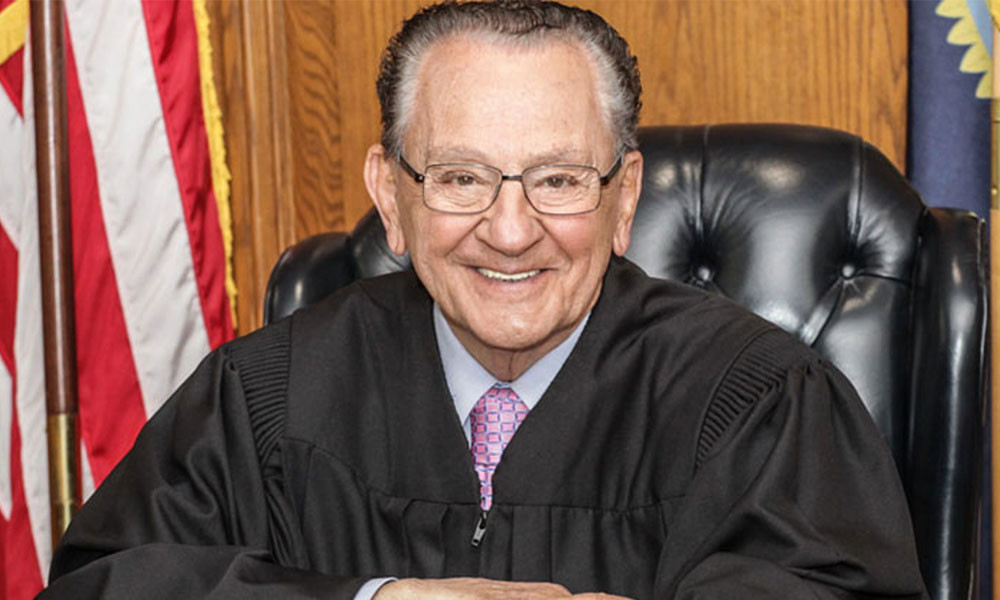 চলে গেলেন ‘পৃথিবীর সবচেয়ে দয়ালু বিচারক’ ফ্রাঙ্ক ক্যাপ্রিও