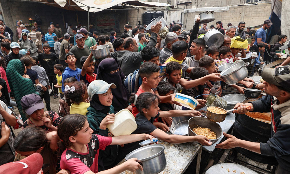 খাবার নিতে গিয়ে ইসরায়েলি বাহিনীর গুলিতে ১২ ফিলিস্তিনি নিহত