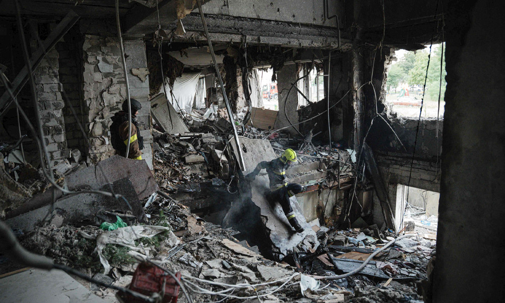 জেলেনস্কি-ট্রাম্প বৈঠকের আগে ইউক্রেনজুড়ে রুশ হামলা, নিহত ১৪