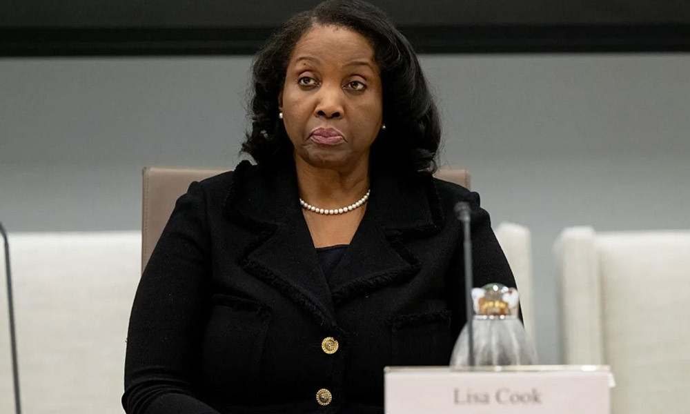 ফেডারেল গভর্নর কুককে অপসারণের নির্দেশ ট্রাম্পের