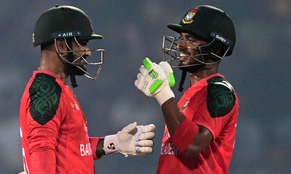 লিটন-তানজিদ তামিমের জুটিতে জয়ের পথে বাংলাদেশ