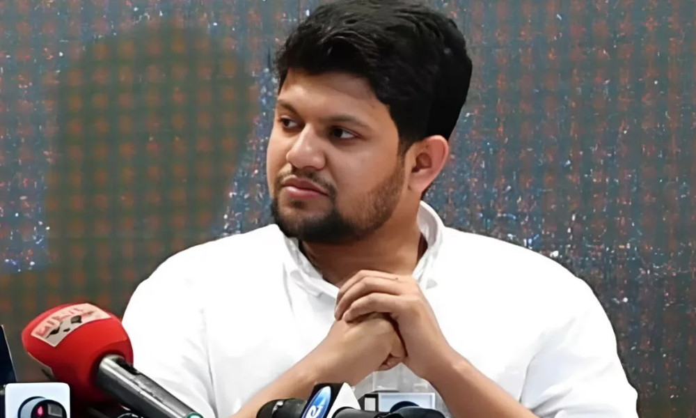 এক-এগারোর পদধ্বনি শোনা যাচ্ছে : মাহফুজ আলম