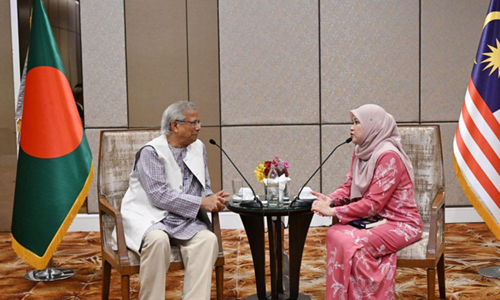 প্রধান উপদেষ্টার সঙ্গে মালয়েশিয়ার শিক্ষামন্ত্রীর সাক্ষাৎ